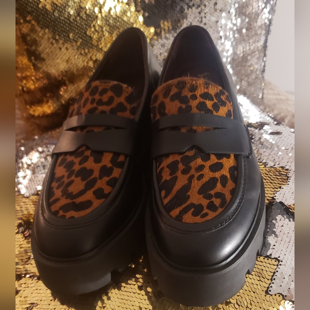 Franco Sarto Balin Lug Sole Loafer. Black ans Leopard print haircalf. Size 6.5.